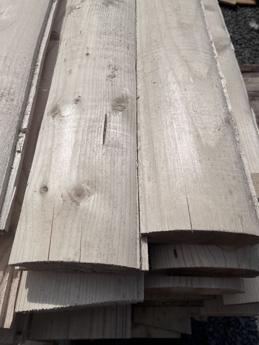 Lambriu semi rotund / drept Estenta Molid – Calitate Superioară