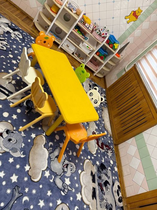 Детский стол со стульями