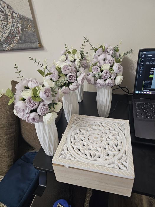 Дизайнерски букети от изкуствени цветя