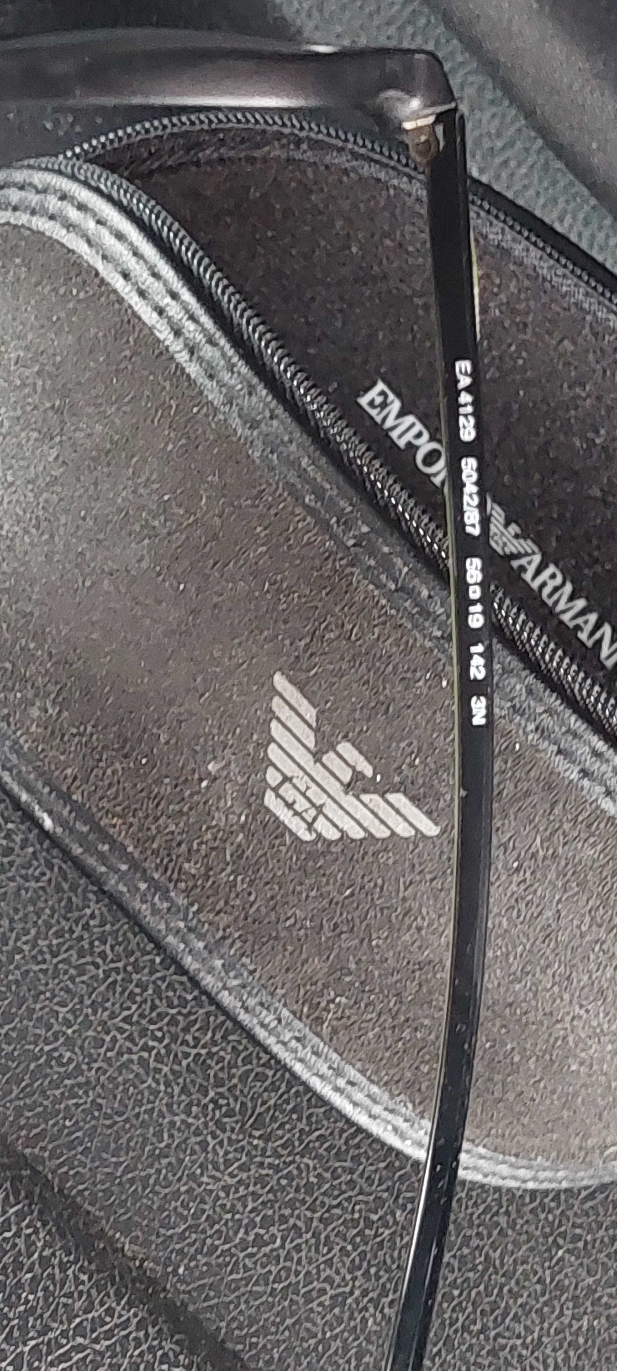Мъжки слънчеви очила Emporio Armani