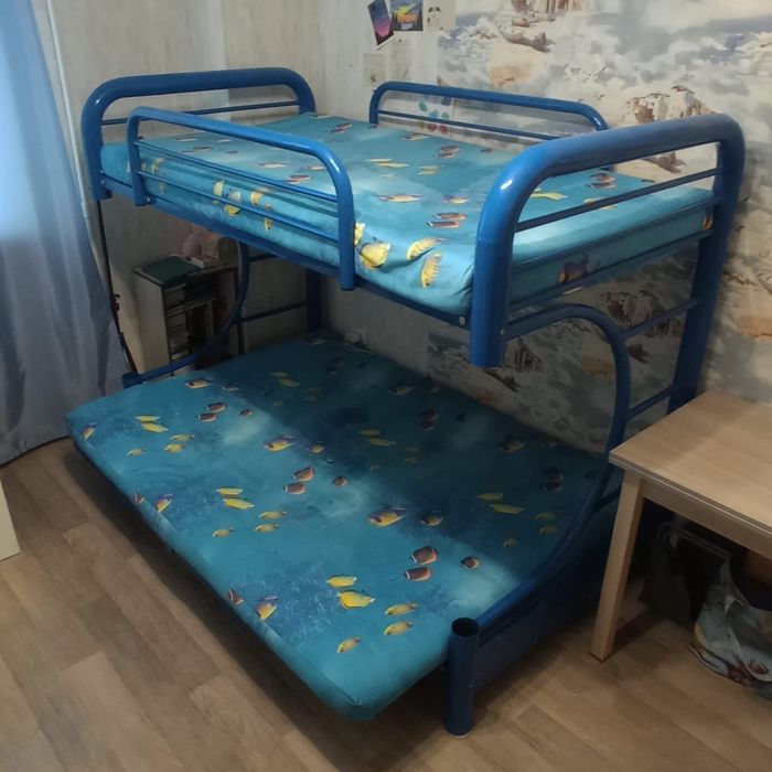 Двухъярусная кровать