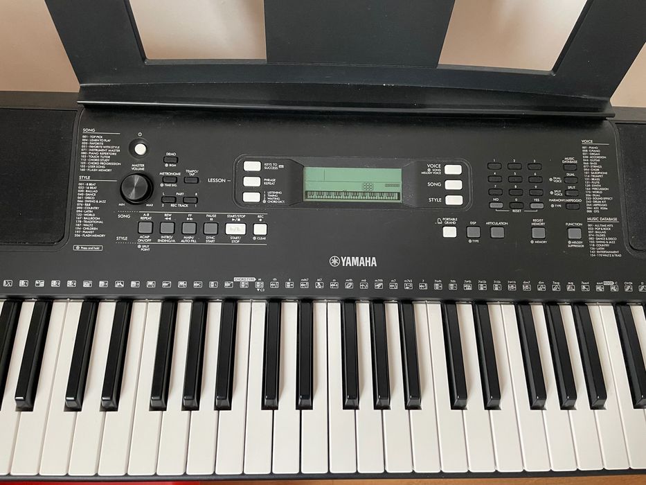 Yamaha синтезатор