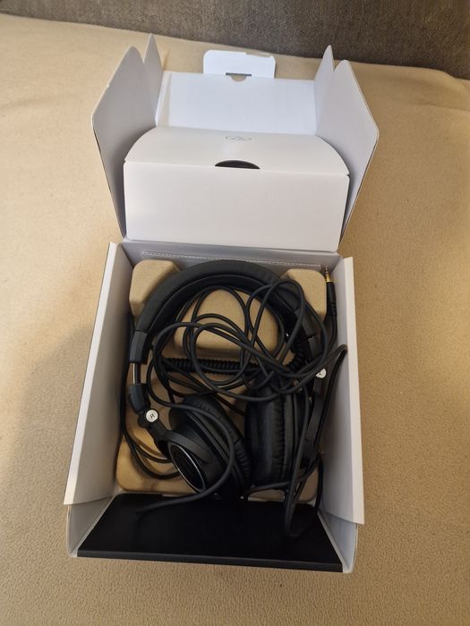Vând căști audio technica M50X.