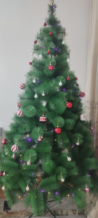 елка 30 000 вместе с игрушками.дед мороз 8000тенге