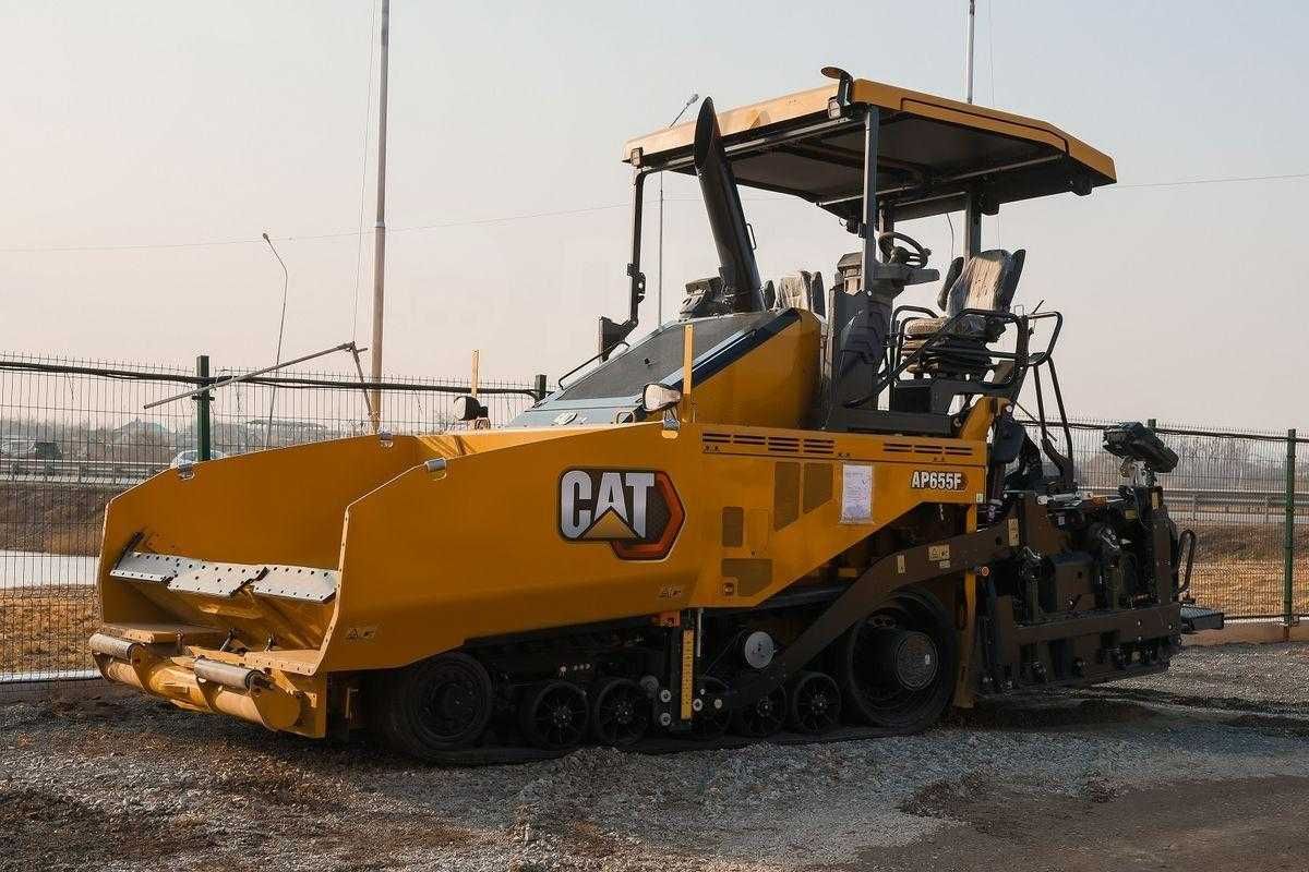 Асфальтоукладчик Cat [AP 355 F] 3.4-4.6м
