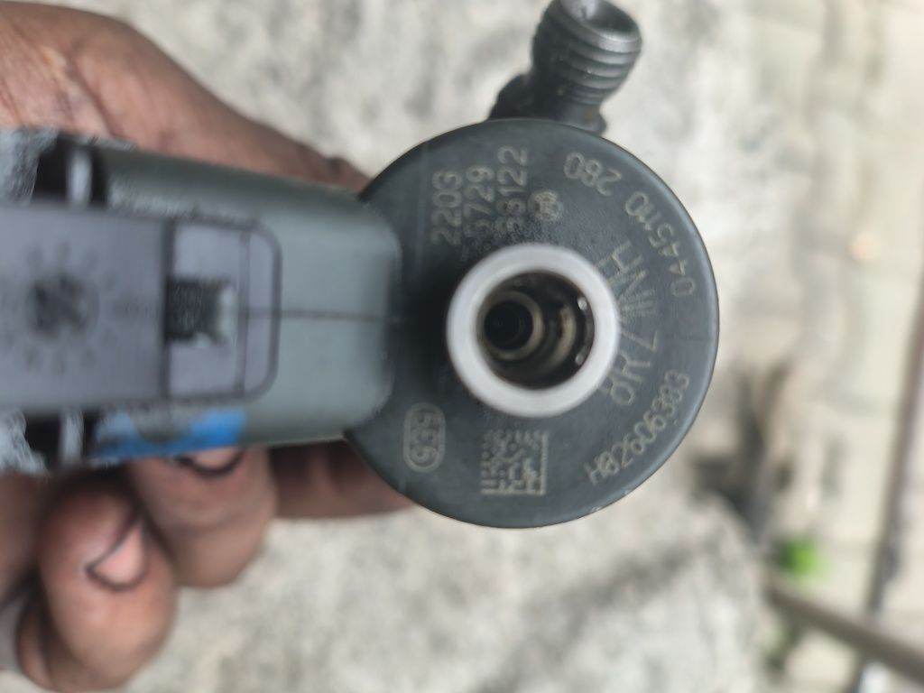 Injectoare H82606383 Renault ,trafic ,laguna ,Opel vivaro etc