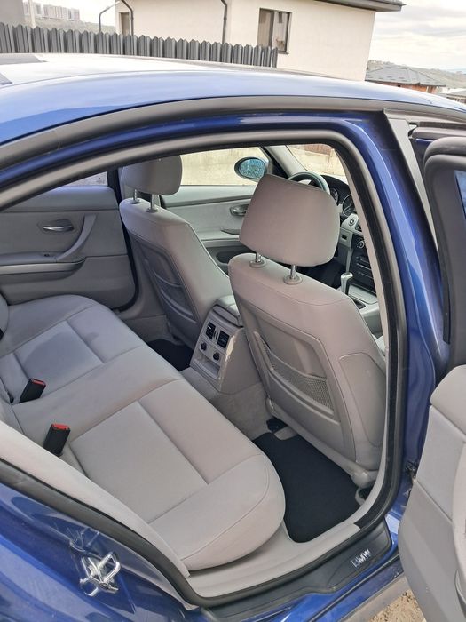 Vând BMW E90 benzina