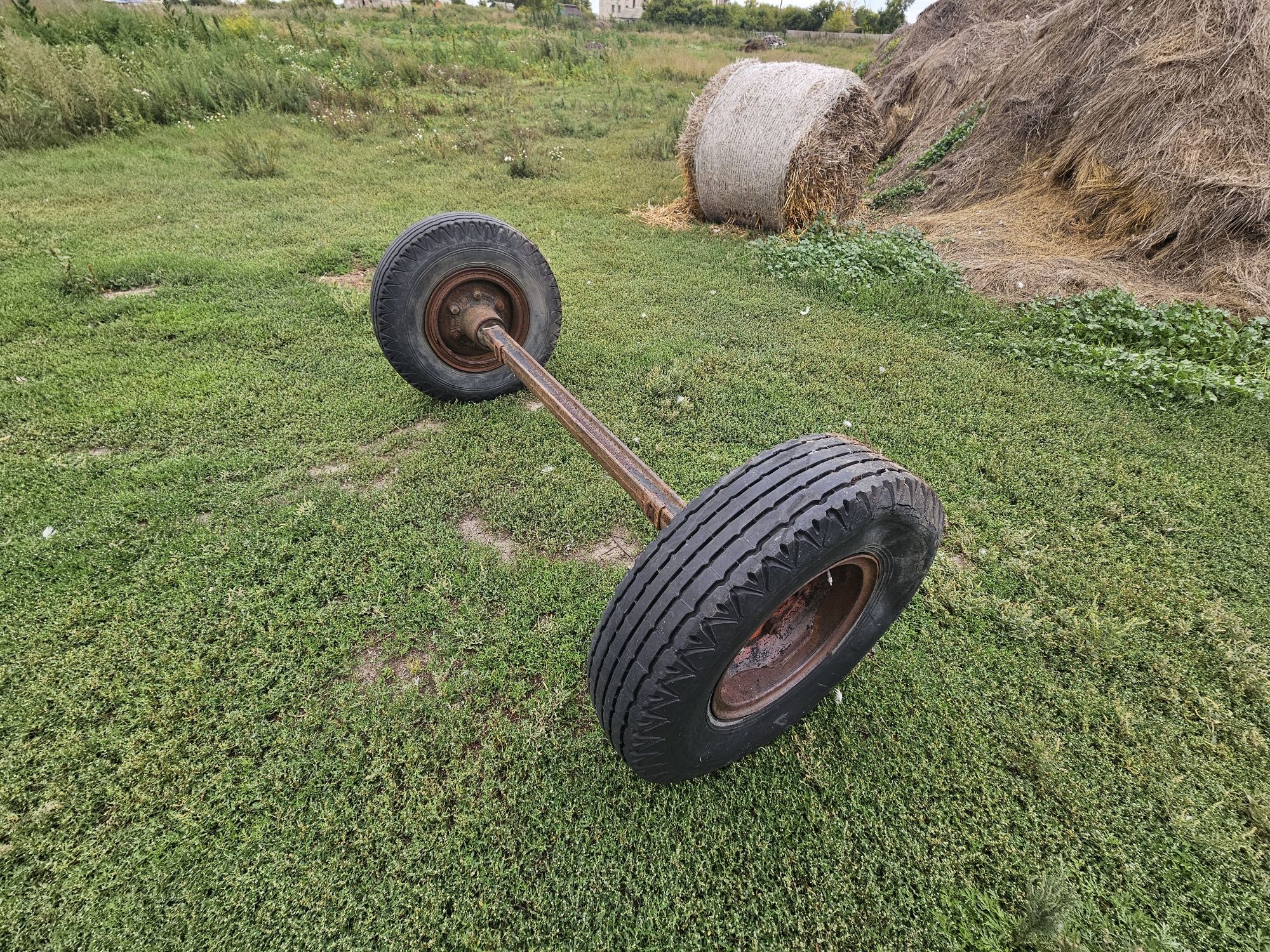 Продам ось от прицепа птс