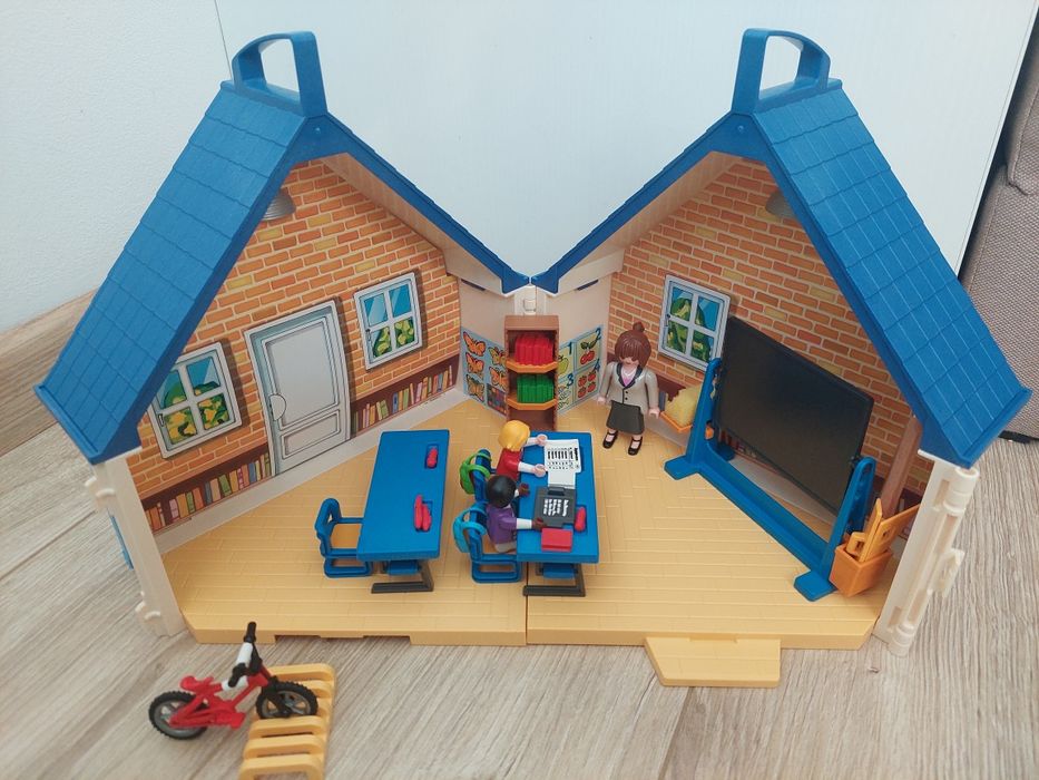 Playmobil City Life- set mobil școală, 4+