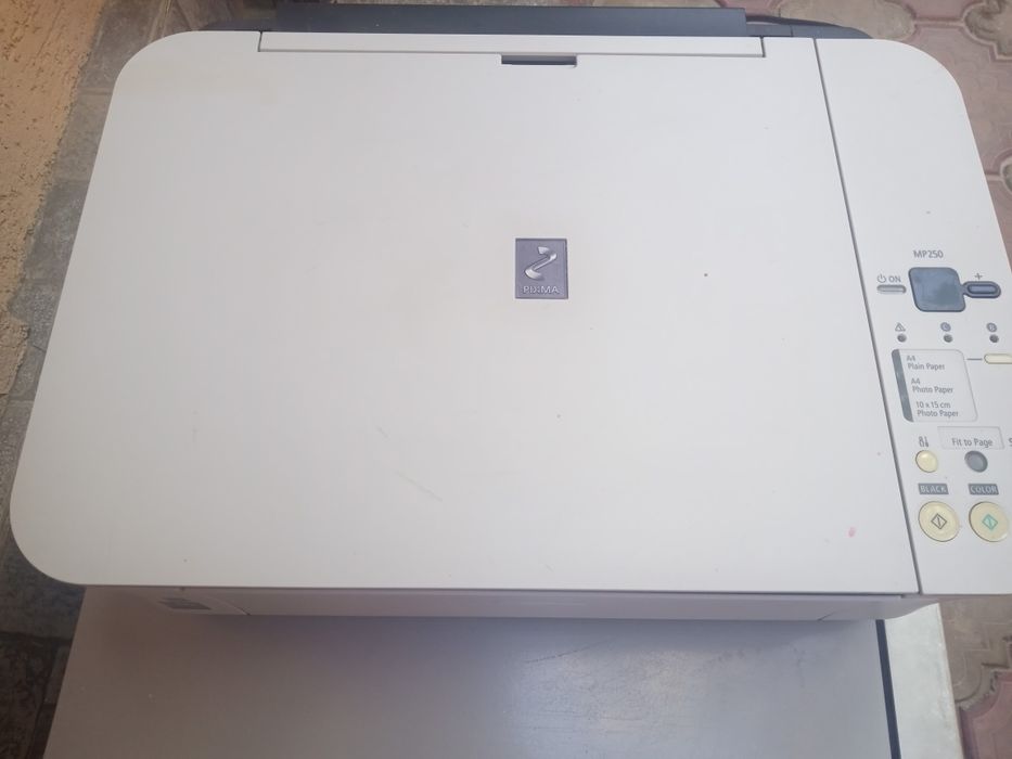 Vând două imprimante  conform imaginilor