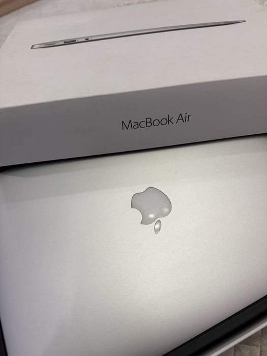продам MacBook Air 2013 года