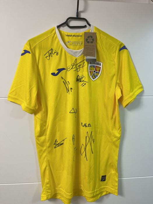 Tricouri echipa nationala de fotbal a Romanie cu autografe jucatorilor