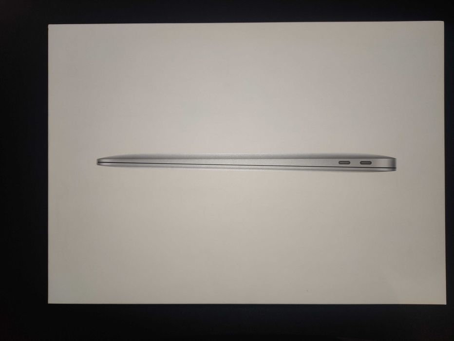 Apple MacBook AIR 13 M1 8GB RAM, 256GB SSD в перфектно състояние
