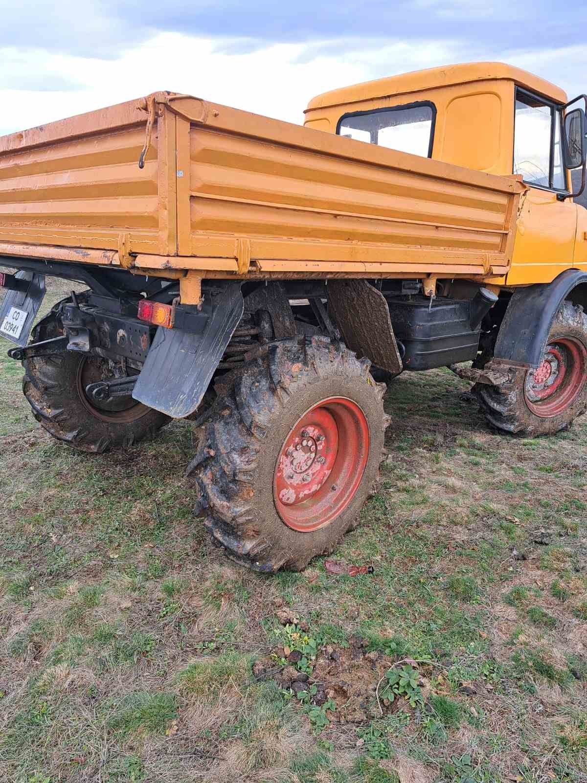 Mercedes Unimog 406