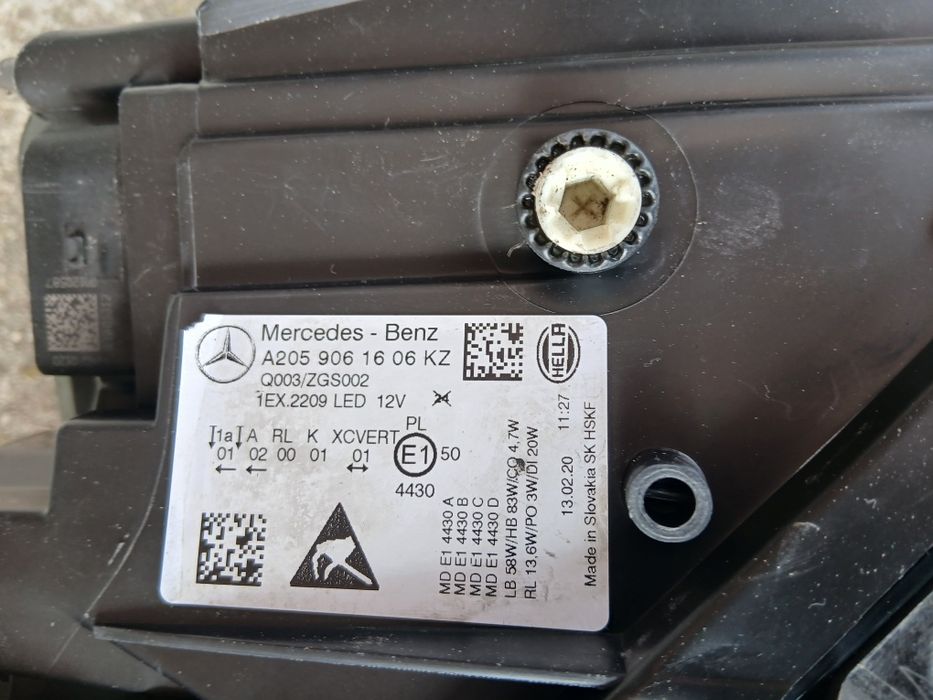 Десен фар mercedes c klas w205 lift