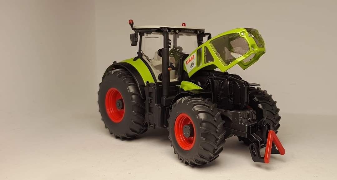 Machetă Tractor Claas Axion 950