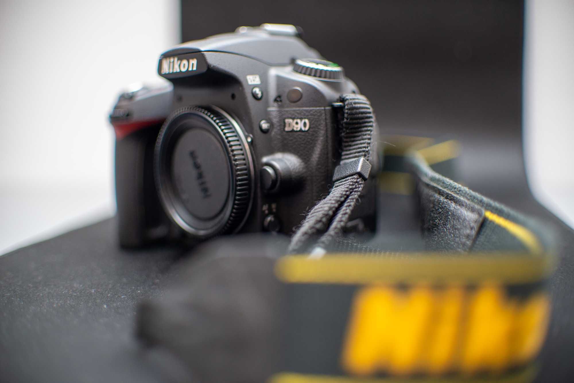 Nikon D90 Body -28.000 cadre + accesorii
