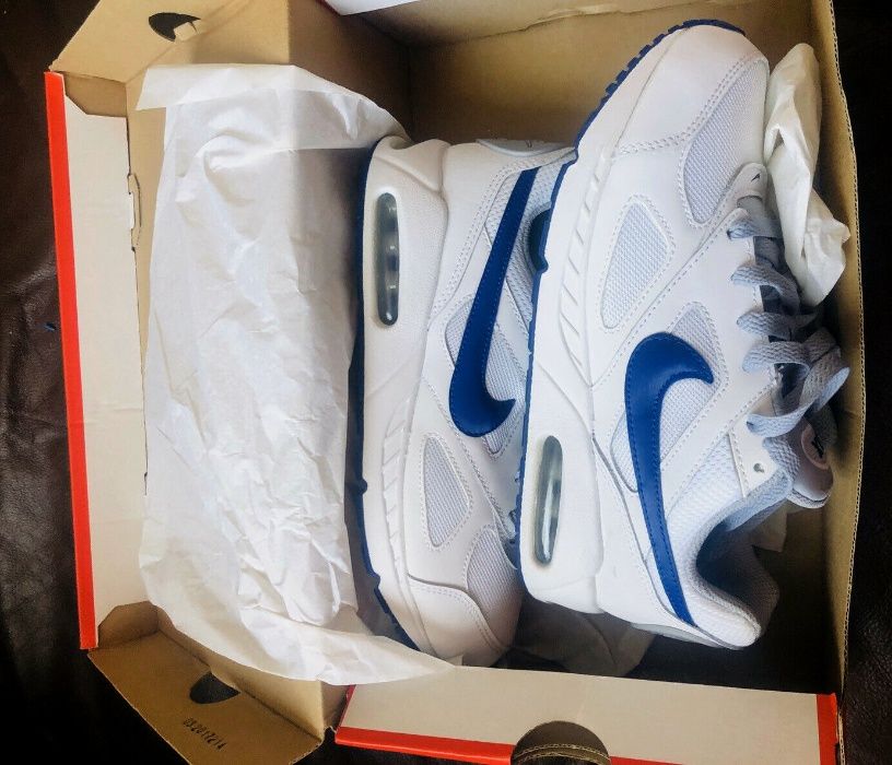 НОВИ маратонки Nike Air Max Ivo номер 38