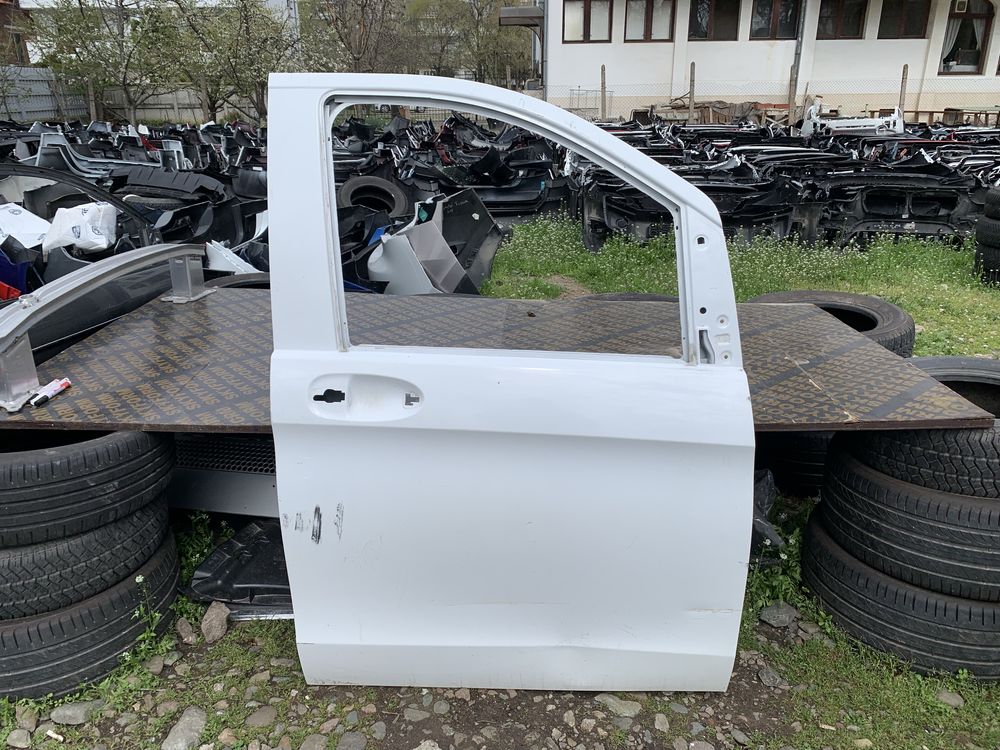 Врата Mercedes VitO W447