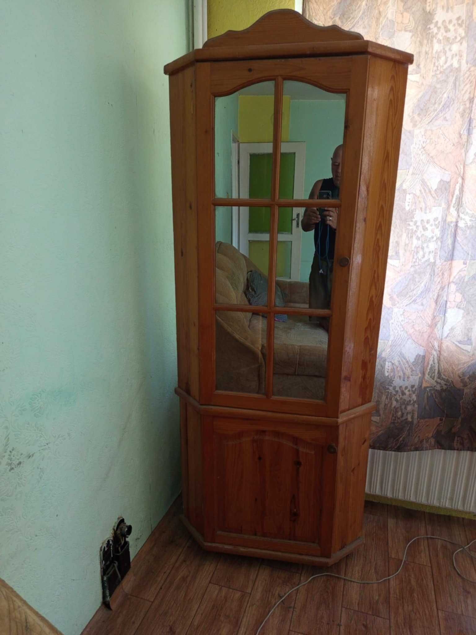 Ъглова секция със стъклена врата