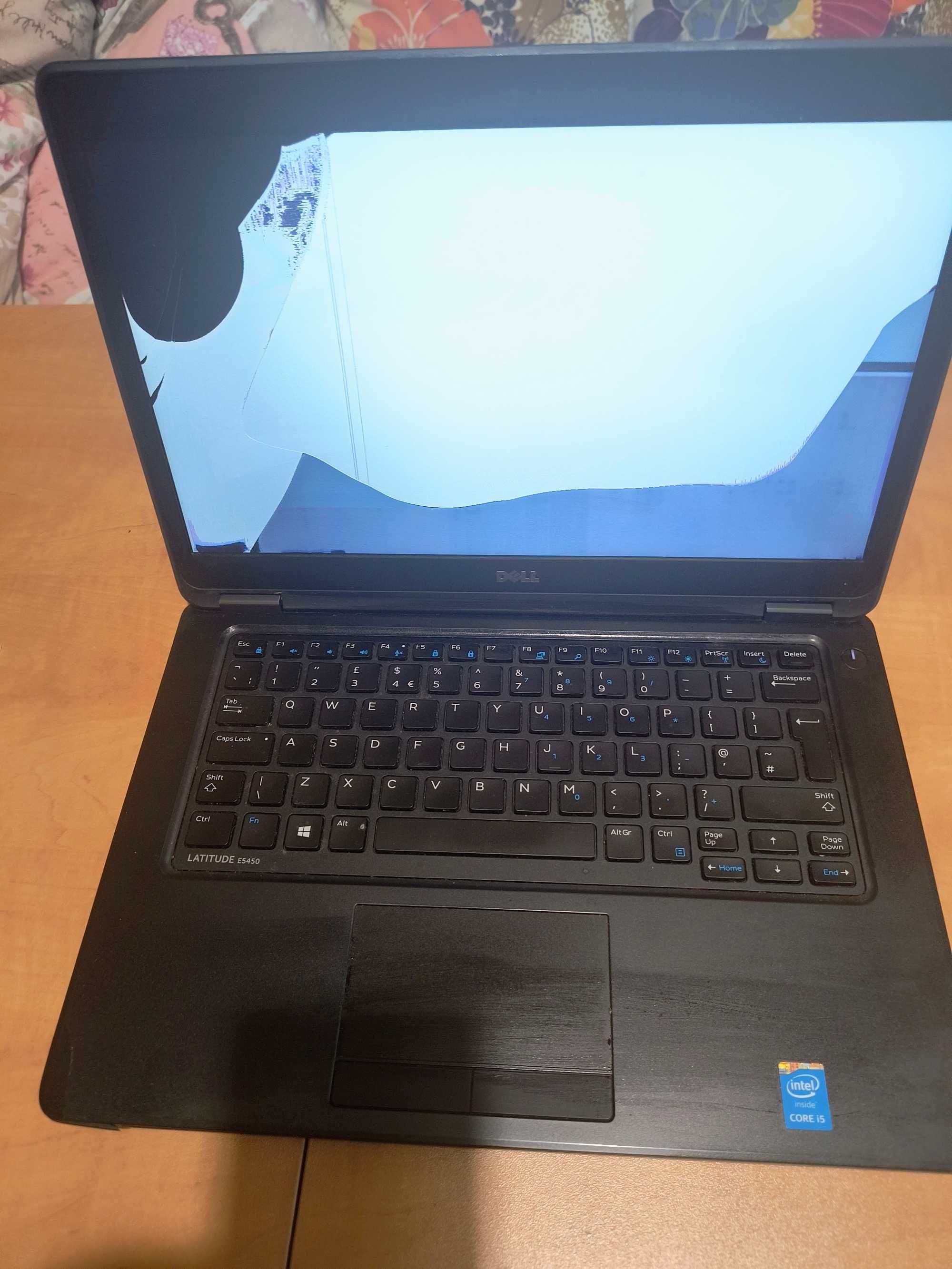 Продавам лаптоп dell
