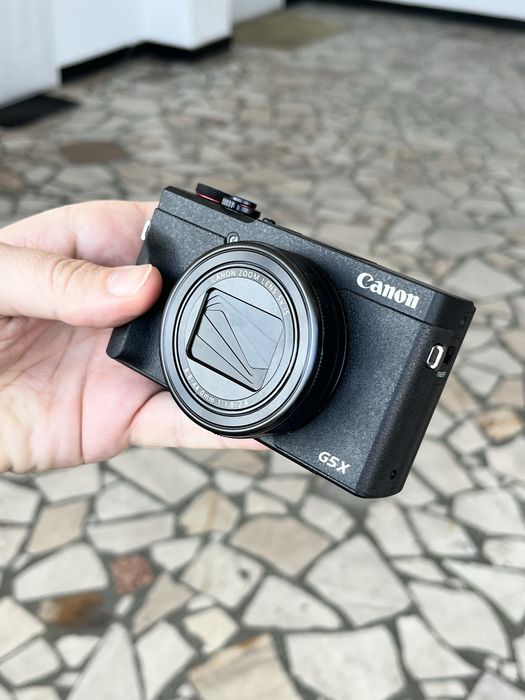 Canon G5X mark II (modelul superior lui G7X mark II)