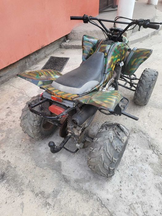 Atv cu motor de 250 cc,