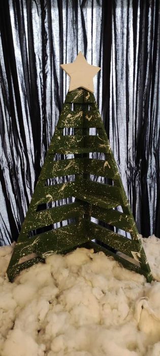 Модерна Нестандартна Коледна Украса
Дървенa Коледнa Елхa