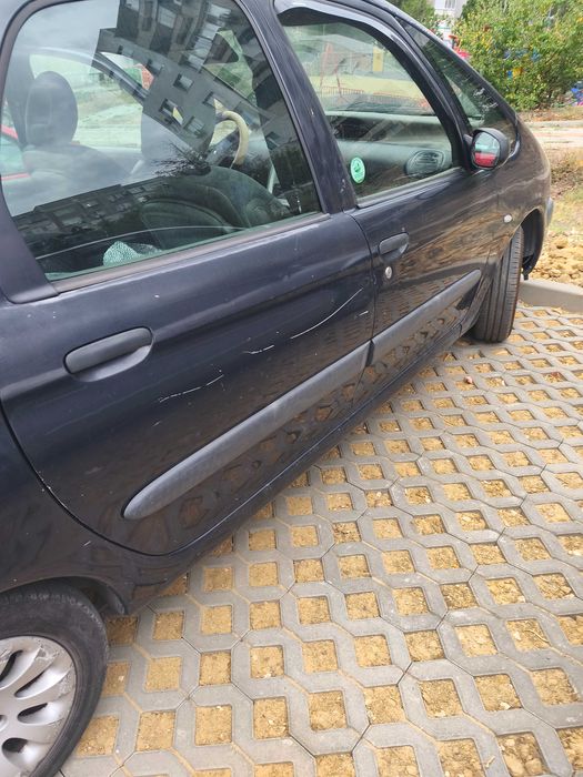 Citroen Pikaso черен