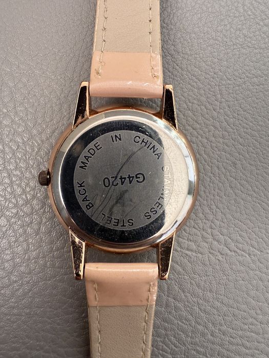 Дамски часовник плюс подарък