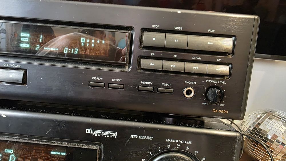 Linie Onkyo Amplificator receiver A-SV610 Pro si CD Player DX-6900