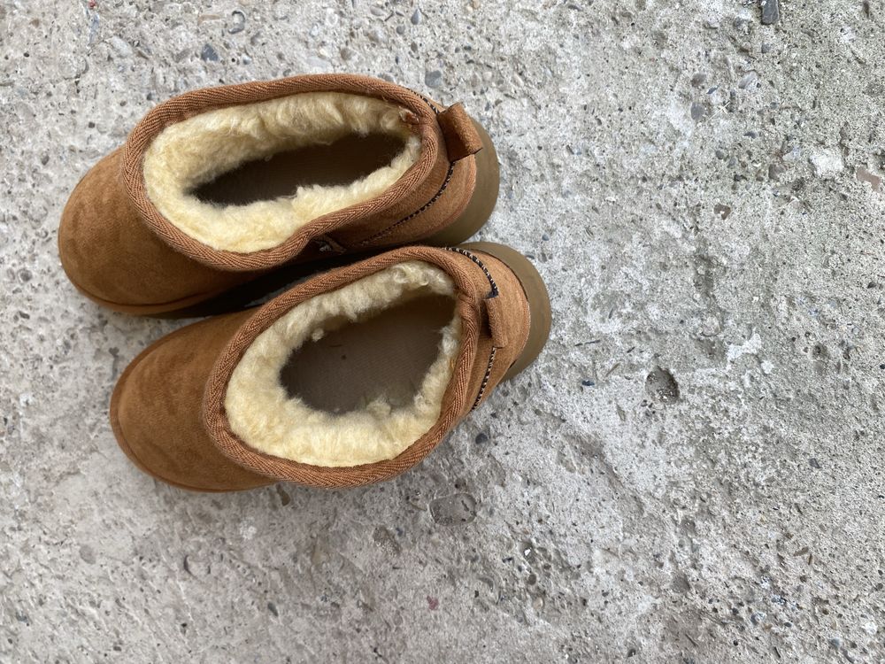 Vand    Ugg  noi