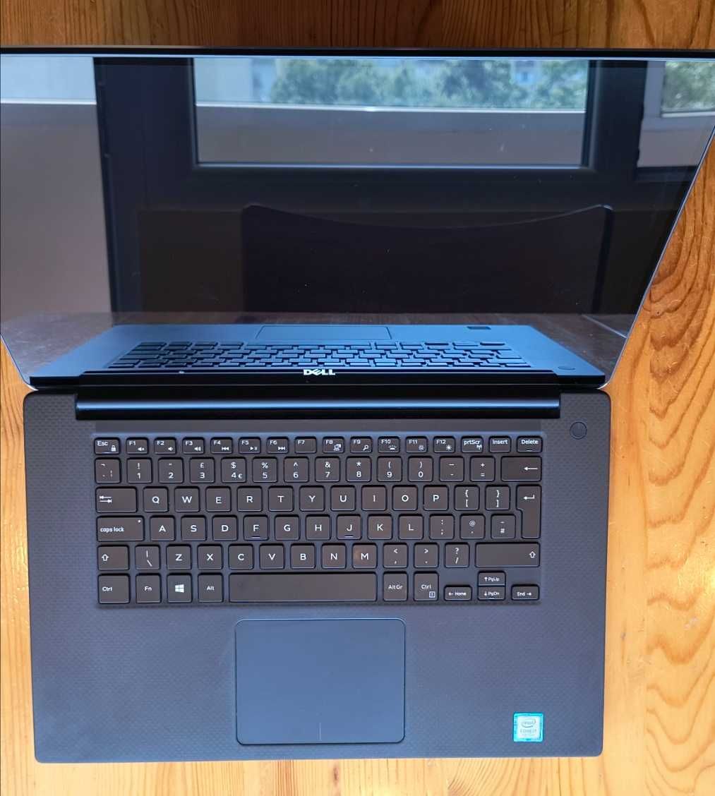 Dell XPS 15 9560 • 4K Touchscreen • Intel Core i7 • 32GB RAM • 1TB SSD