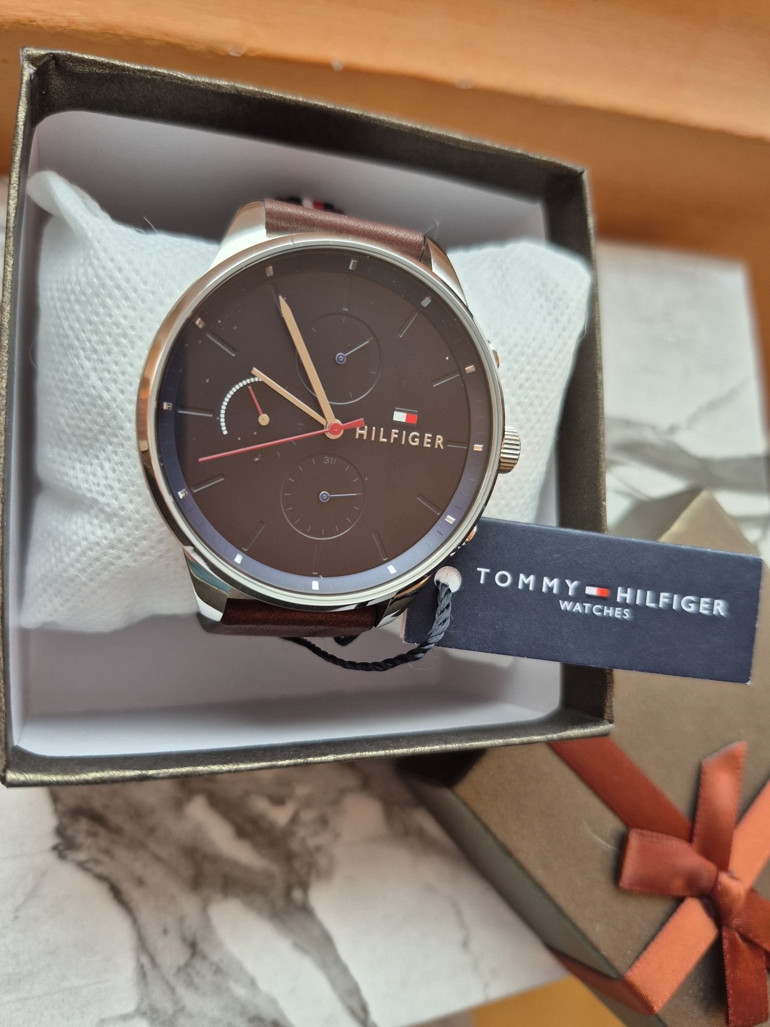 Ceas TOMMY Hilfiger cronograf