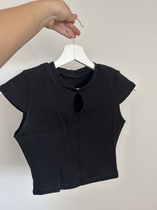 Къс черен топ / тениска