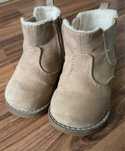 Ghete fetite  H&M impecabile