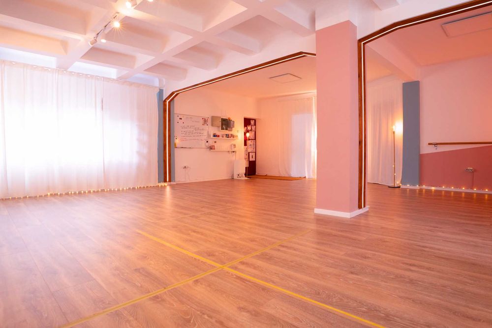 Studio luminos pentru yoga, pilates, dans și workshopuri – București