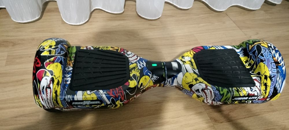 Hoverbord cu încărcător