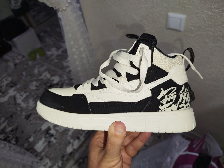 Orginal ERKE krasovka 36.