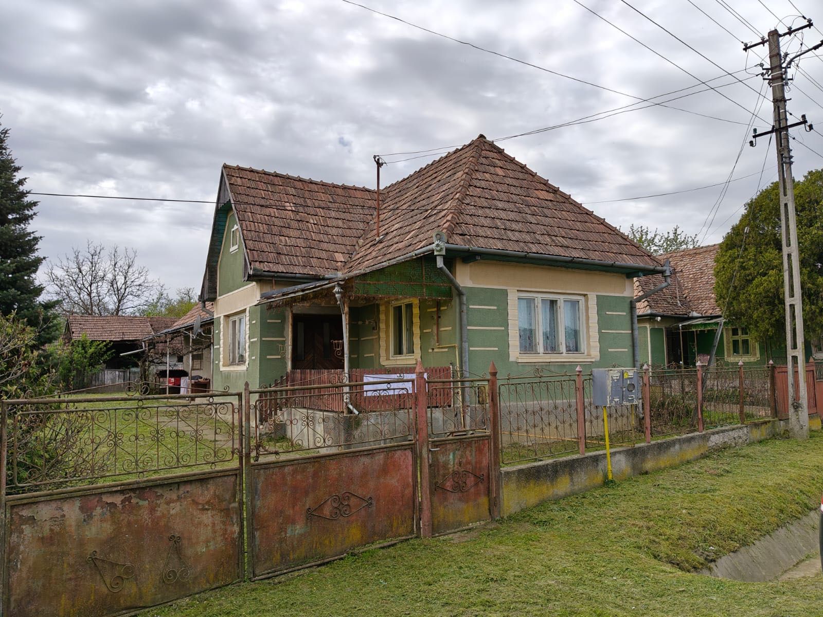 Casă de vânzare (teren 40 ARI), Sânvasii(Gălești), aproape de TG MUREȘ