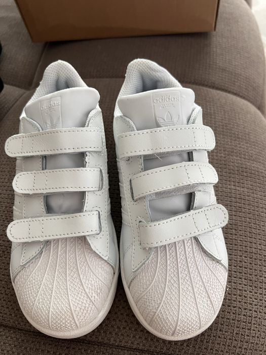 Продам детские кроссовки