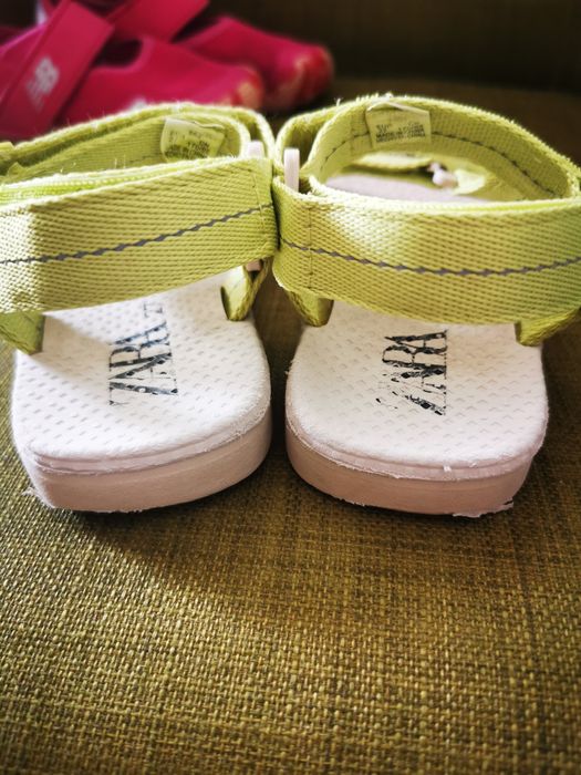 Sandale Zara fete/baieti marimea 27, aprox 17.8 cm