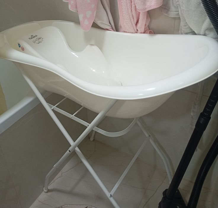 Детская ванночка на стойке