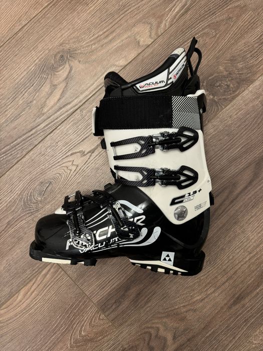 Clapari ski schi barbati 26,5 ( 41 42 ) Fischer Vacum 13+ flex 130