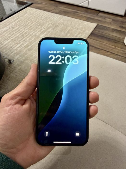 Продавам iphone 14 черен ба цвят