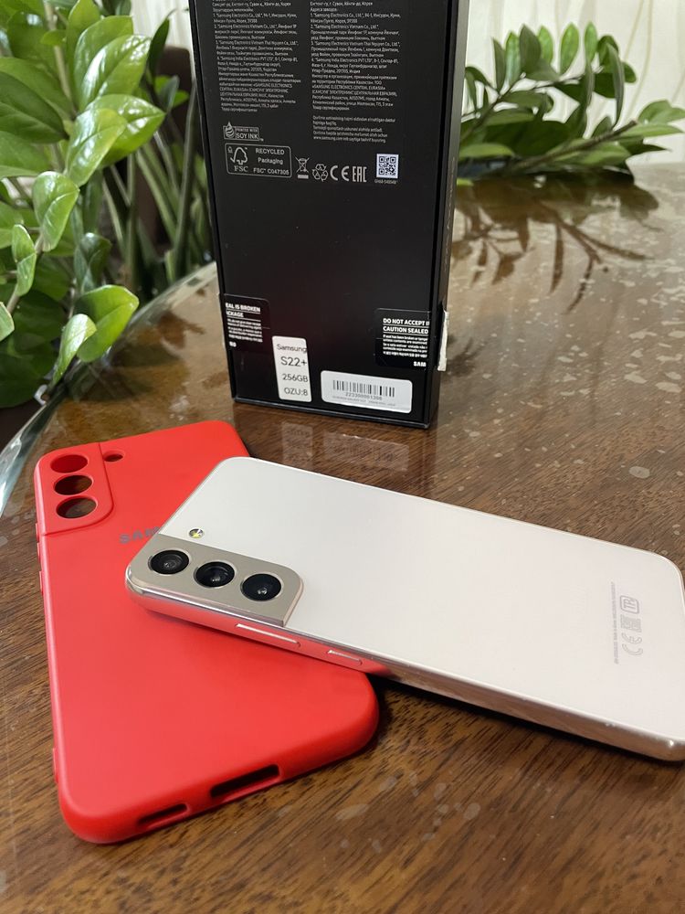 Samsung S22 Plus - 256 гб