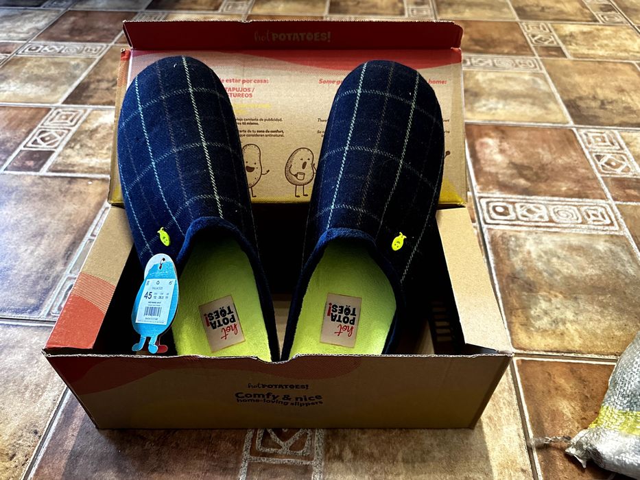 Vând papuci Potatoes noi cu eticheta 44-45