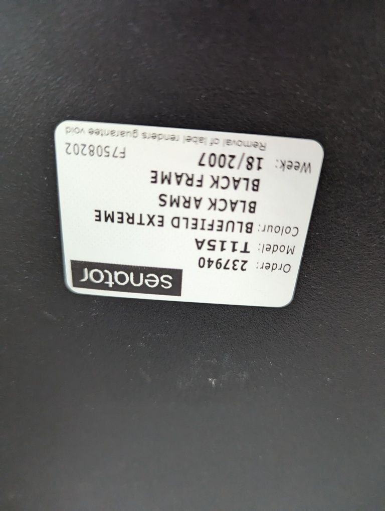 Продам кресло, б/у, в хорошем состоянии, в количестве 2 штуки.