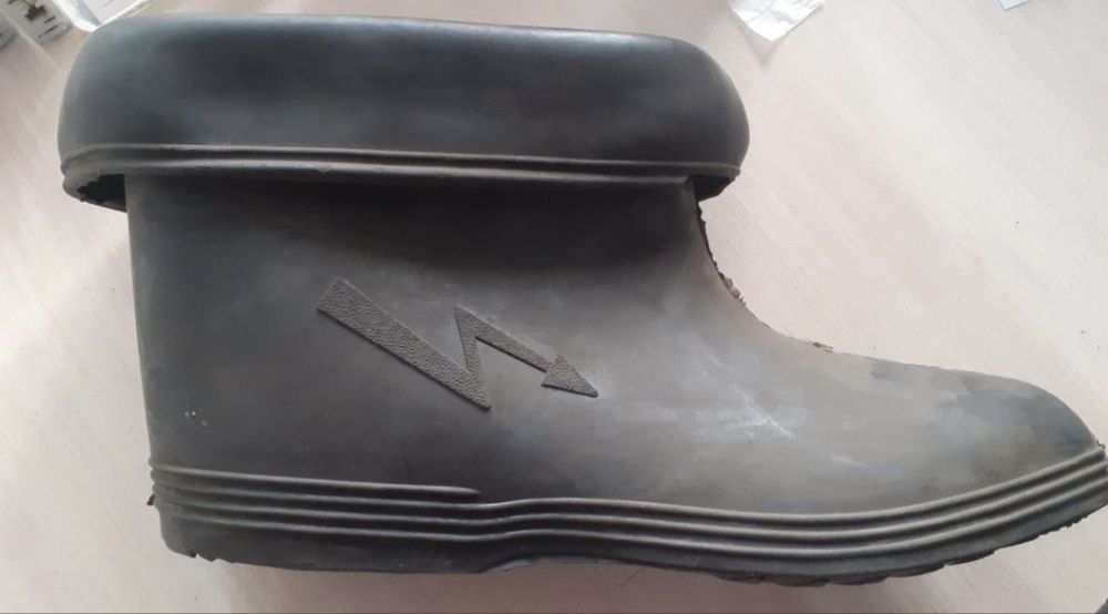 Диэлектричкий боти 1000 W