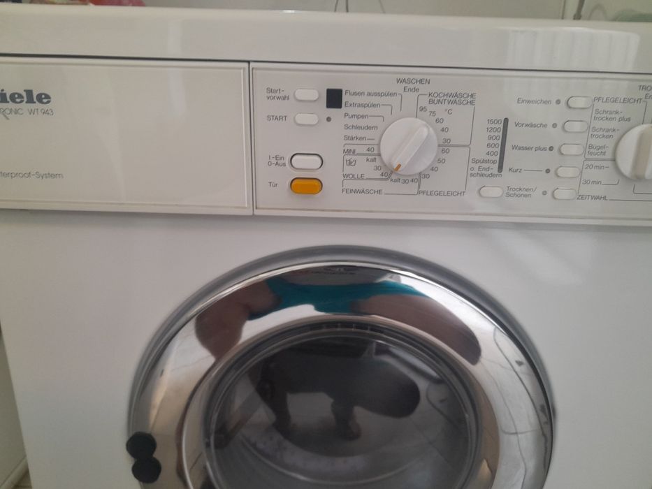 Vând mașină de spălat Miele